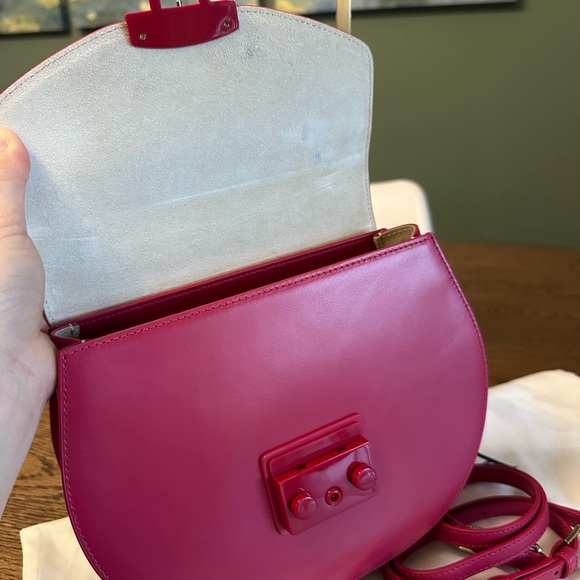 NWT!NEW!Furla Metropolis S Top Handle Round Crossbody -Smooth Leather Red - Picture 9 of 16